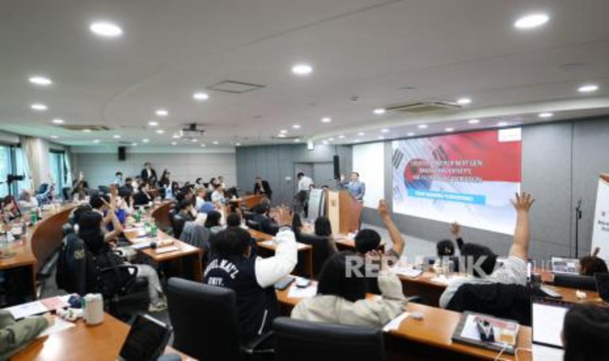 Wakil Ketua MPR Edhie Baskoro Yudhoyono Dorong Peran Generasi Muda di Era Transformasi Digital dalam Kuliah Umum di Korsel