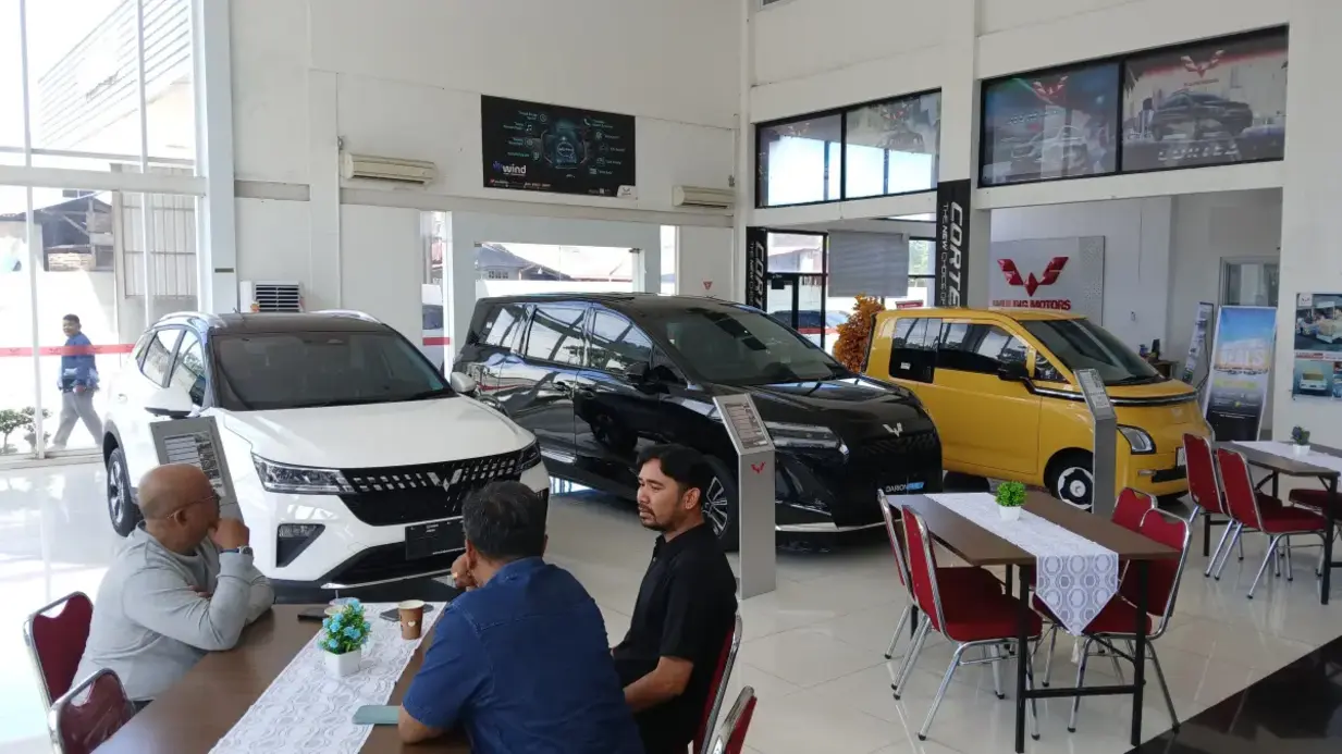 Wuling Arista Padang Gelar Showroom Event, Edukasi dan Promo Spesial Mobil Listrik
