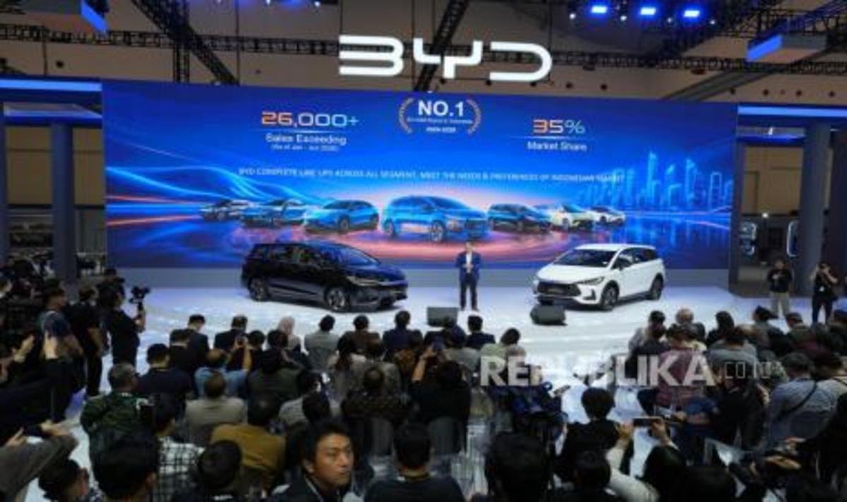 BYD Perkuat Lini MPV Kendaraan Energi Baru dengan M6 EV dan BYD M6 DM di GIIAS 2026