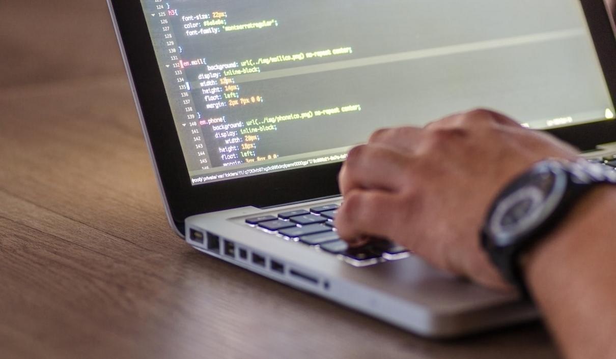 7 Rekomendasi Laptop Coding Terbaik 2026: Pilihan dari Budget hingga High-End